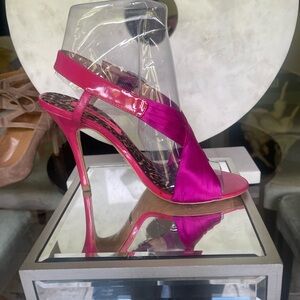 Betsy Johnson size 8 gorgeous heels .. Smoke free home